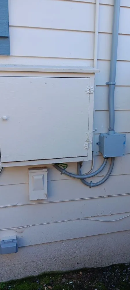 Slide of Faz Electrical