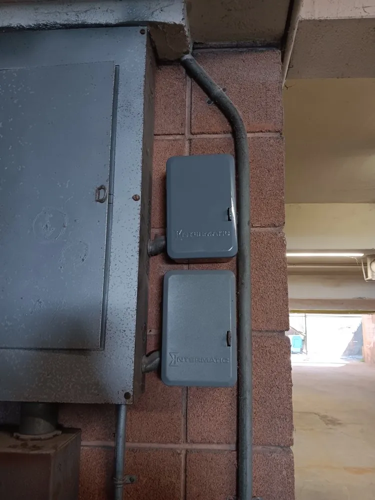 Slide of Faz Electrical