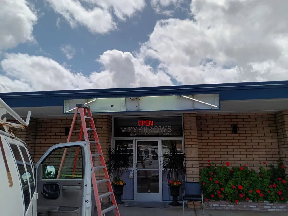 Slide of Faz Electrical