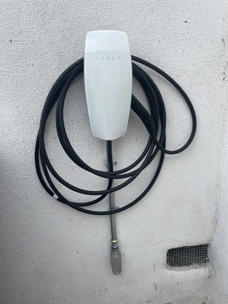 Slide of Felice Electric