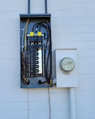 Felicity Emergency Electrician Logo