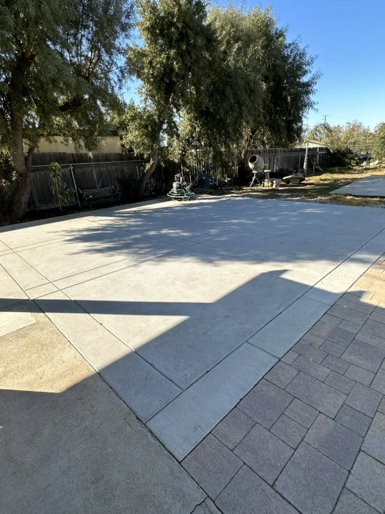 Slide of Felix Electric