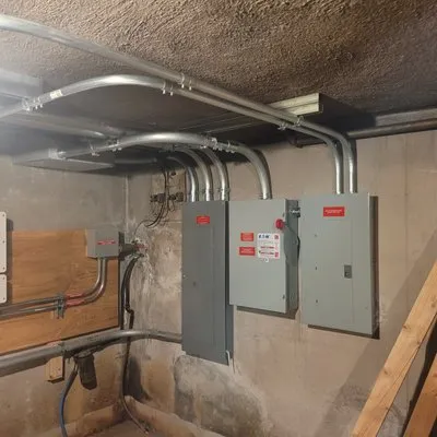 Fergus Griffin electrical Logo