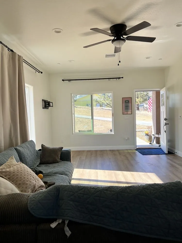 Slide of Fernandez Handyman Services