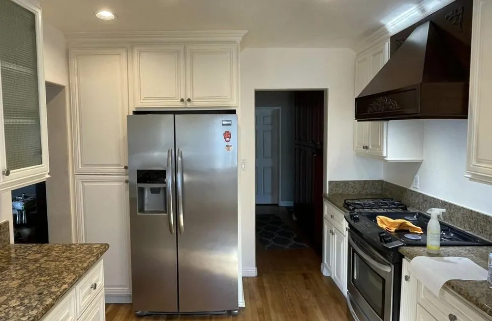 Slide of Fernandez Handyman Services