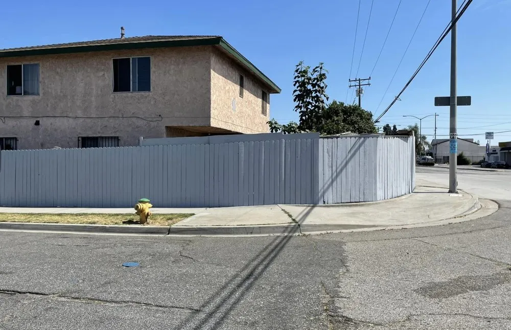 Slide of Fernandez Handyman Services