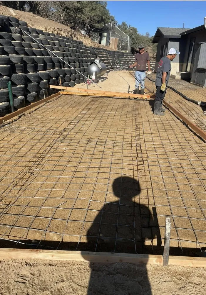 Slide of Fernandez Handyman Services