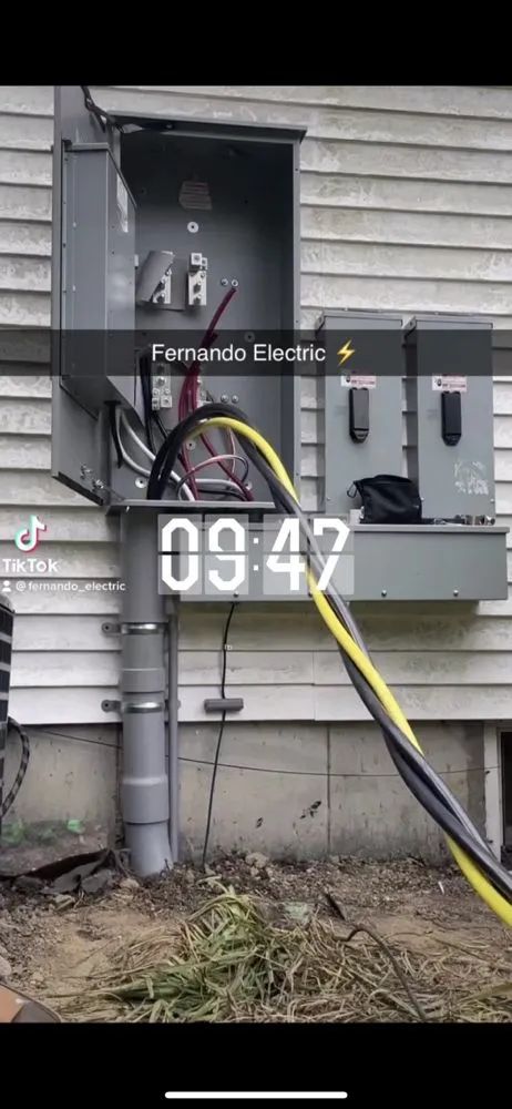 Licensed outlet and switch repair in ,  by Fernando Electric