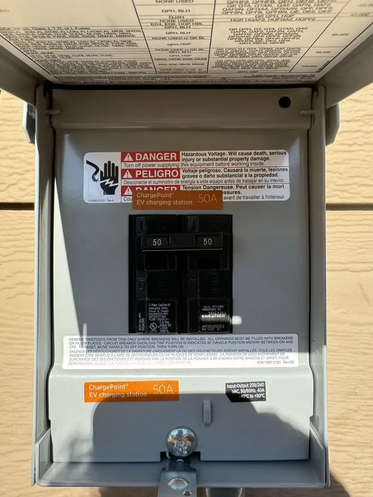 Affordable circuit breaker repair experts serving Hilltop Mall, CA - Fernando Ruivo