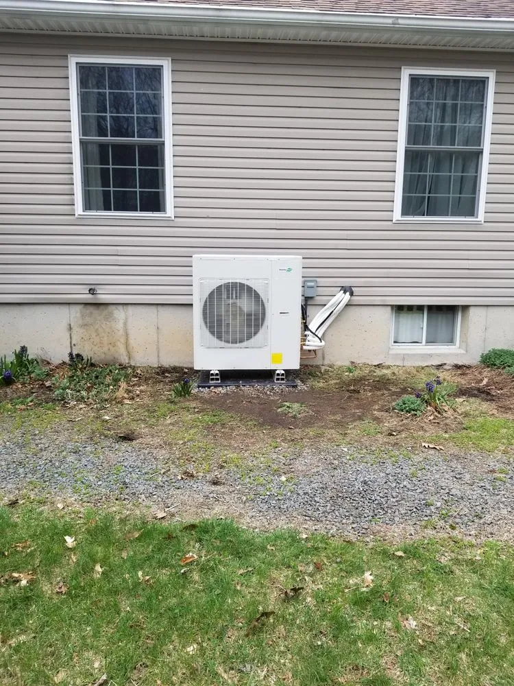 Certified electrician providing circuit breaker repair in Lords Valley, PA - Ferrara Electrical Construction