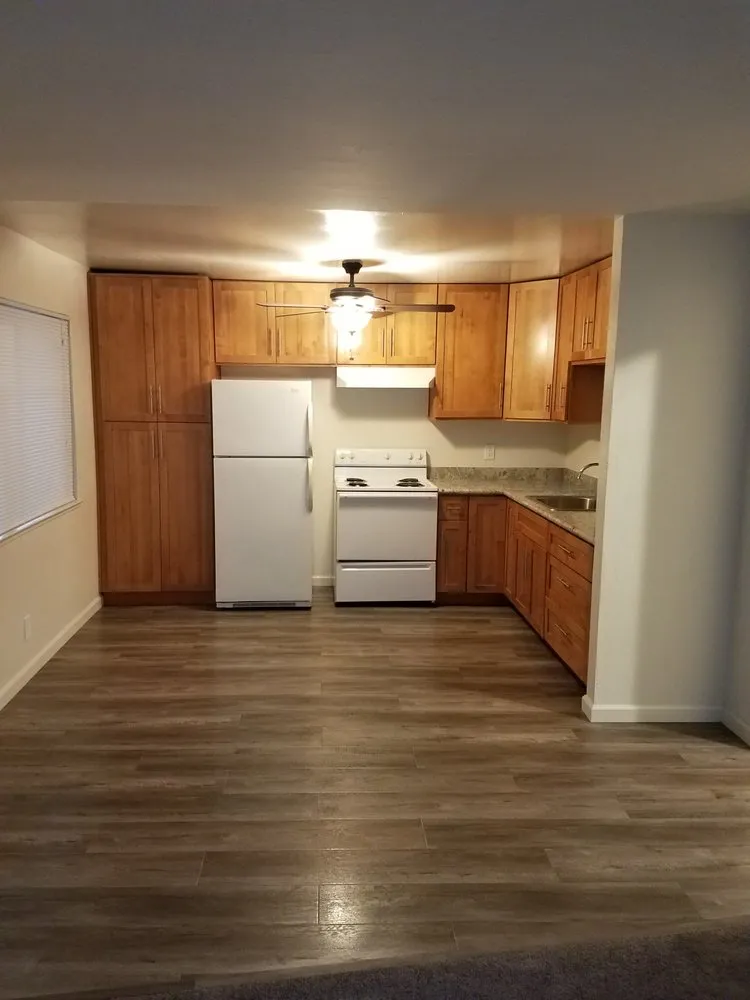 Slide of Ferreira Const