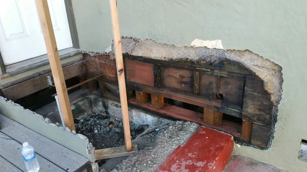 Slide of Ferreira Const