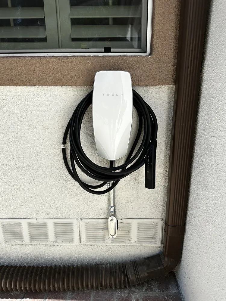 Trusted circuit breaker repair service in Reseda, CA - Filipi Electric