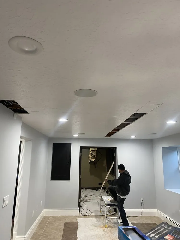 Certified electrician providing circuit breaker repair in ,