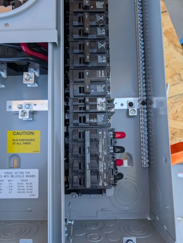 Emergency electrician providing emergency electrical service in , 