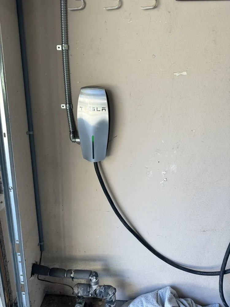 Affordable outlet and switch repair service in ,  - First Choice Car Chargers