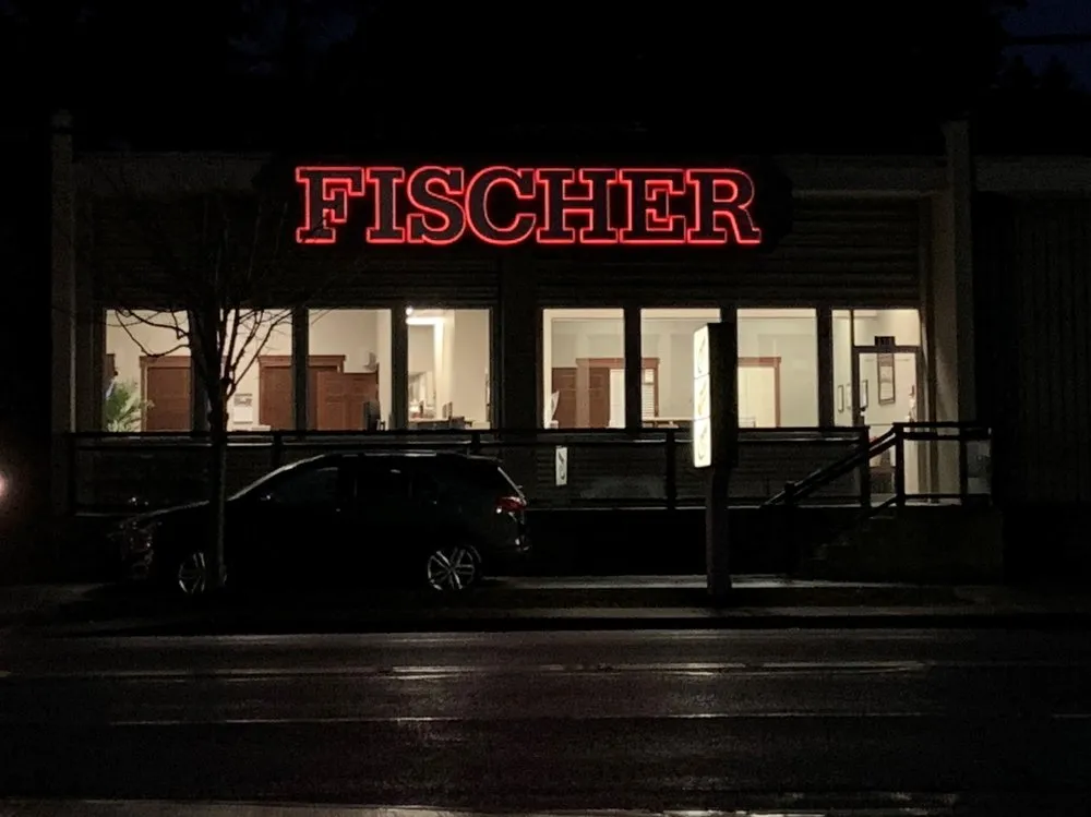 Licensed electrician providing outlet and switch repair in , 