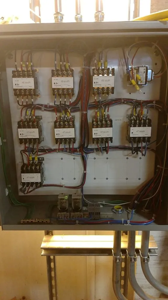 Emergency circuit breaker repair in Declo, ID by Five Star Electric