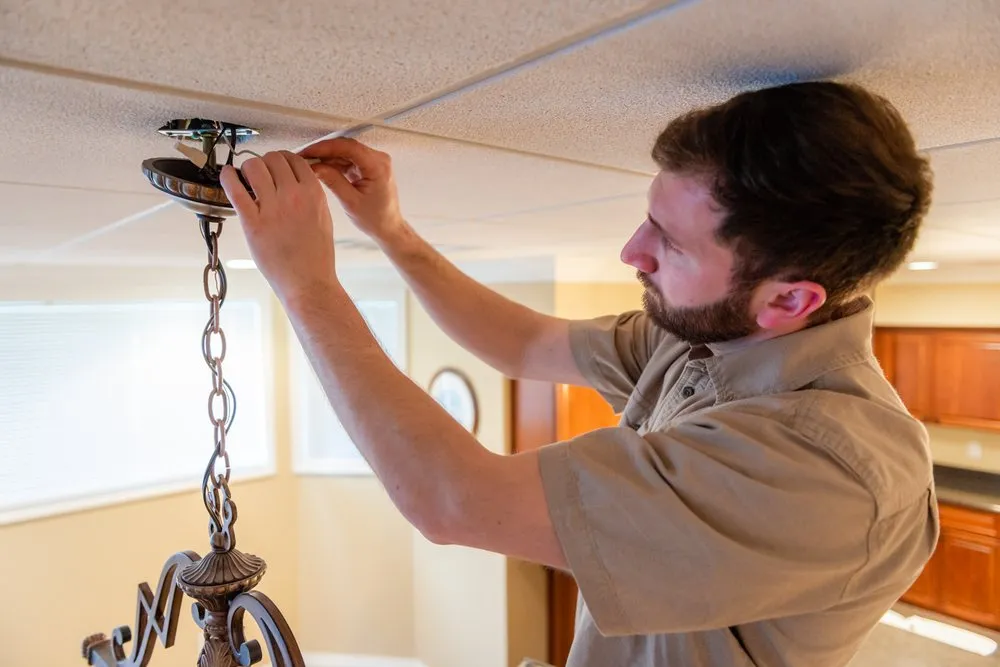 Professional electrician providing lighting installation in Shelby charter Township, MI - Fix-It