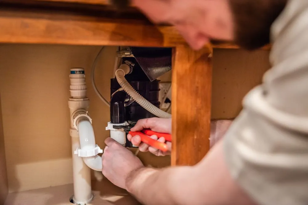Affordable outlet and switch repair in Shelby charter Township, MI by Fix-It