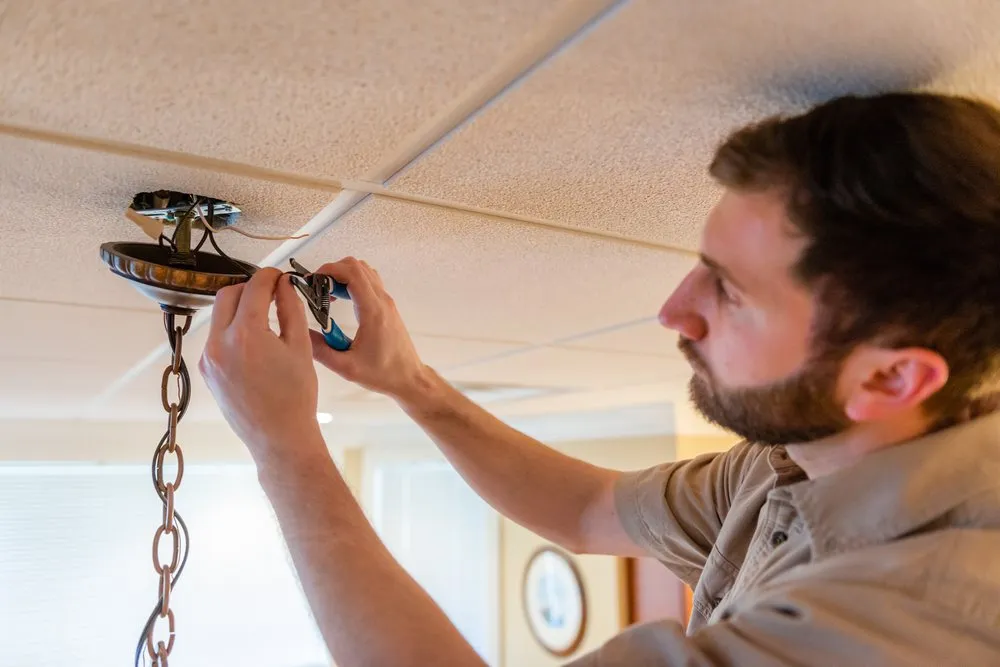 Certified electrician providing emergency electrical service in Shelby charter Township, MI - Fix-It