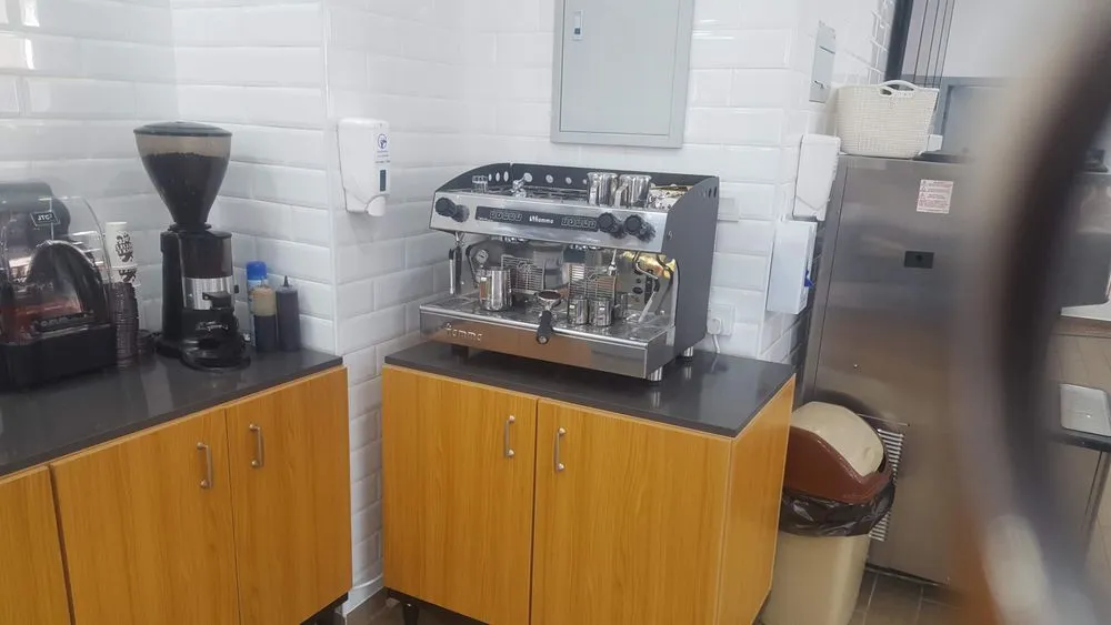 Reliable electrician providing emergency electrical service in ,