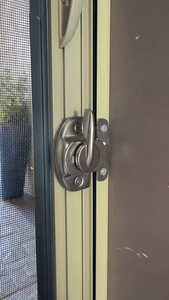 Slide of Fixi Handyman services