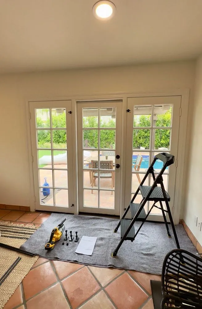 Professional electrician providing emergency electrical service in ,