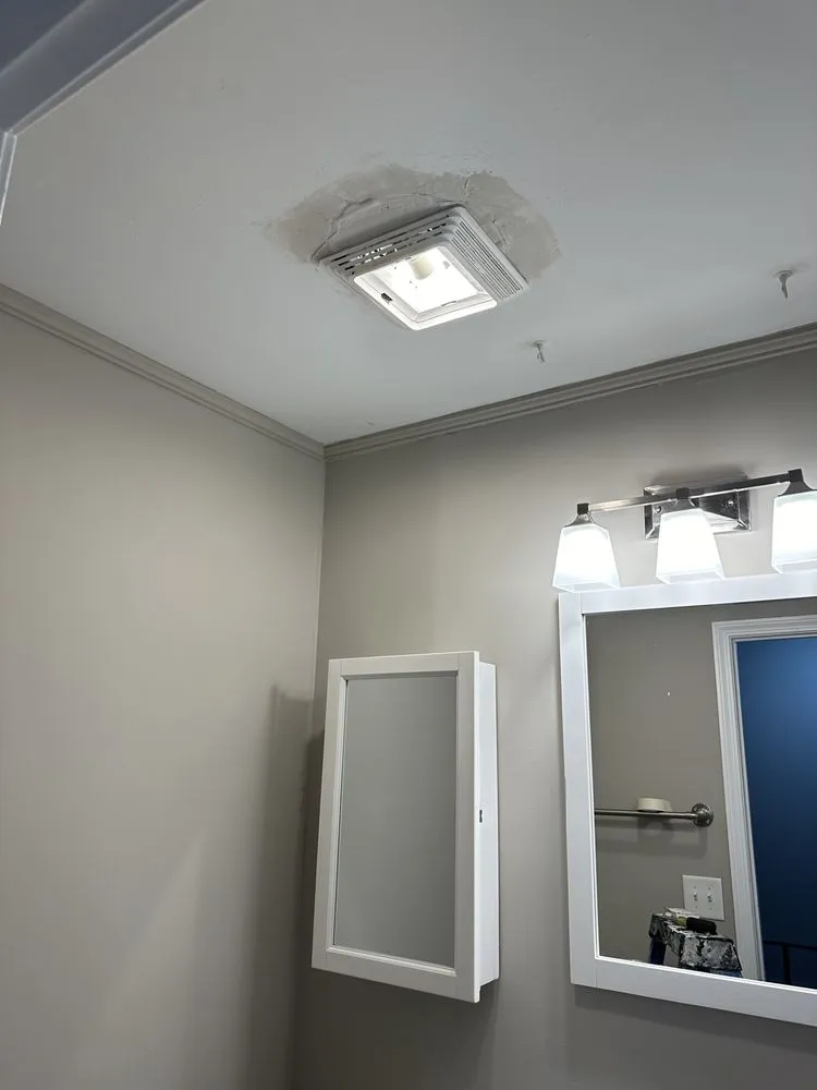 Emergency electrician providing lighting installation in , 