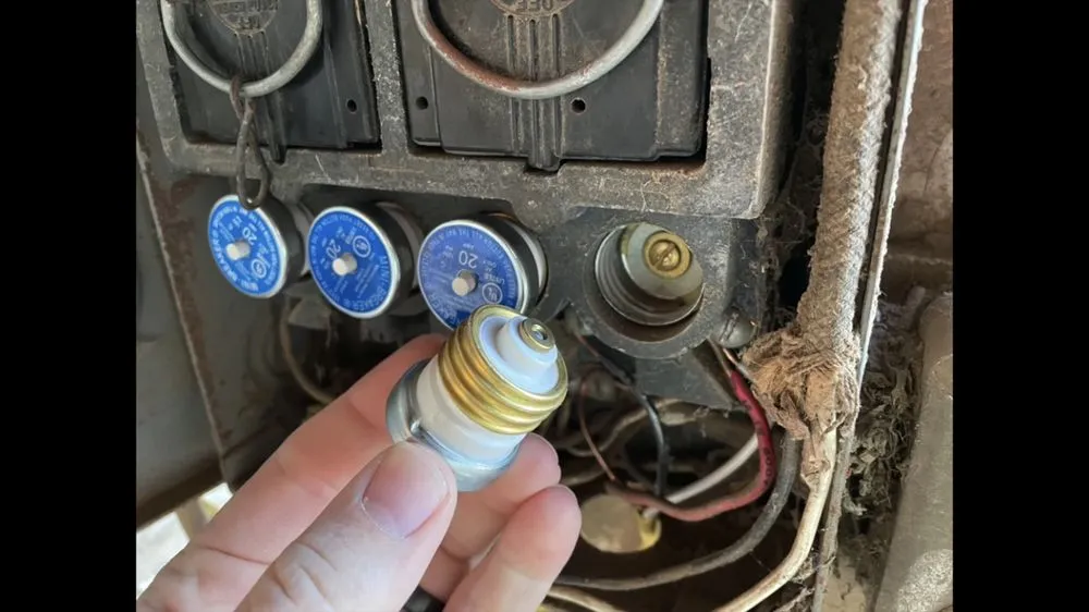 Slide of FixiTElectric