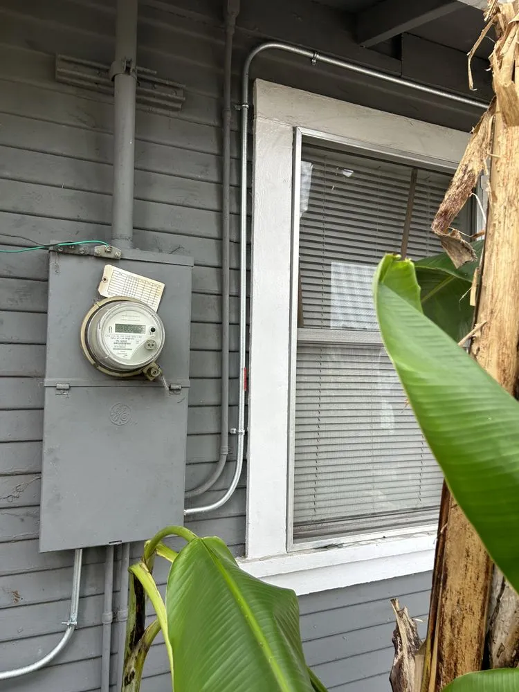 Slide of Flash Electric