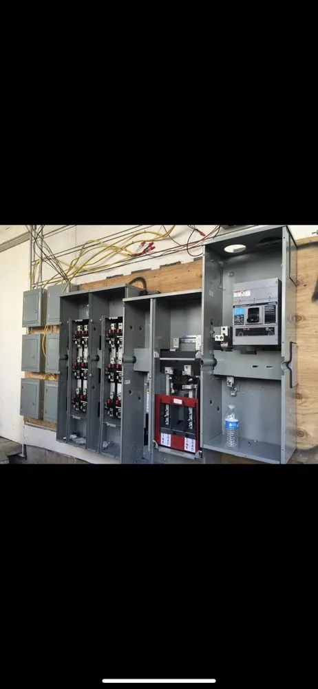 Licensed electrician providing electrical repair in ,