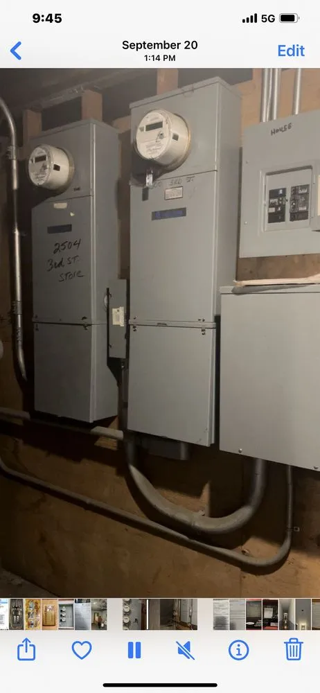 Slide of Flash Electric