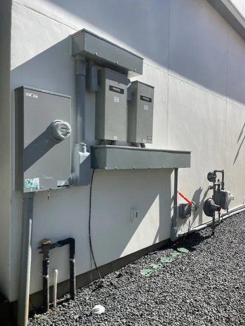 Emergency outlet and switch repair in ,  by Flash Electrical