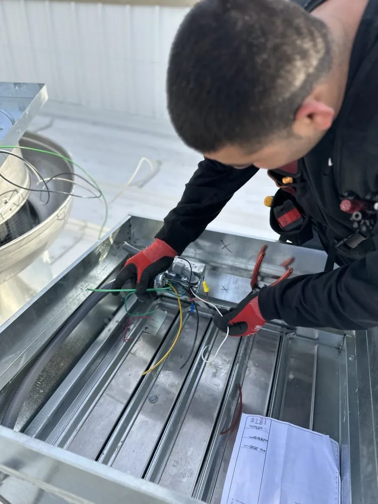 Licensed electrician providing wiring installation in Lincoln Acres, CA - Flash Electrical Services