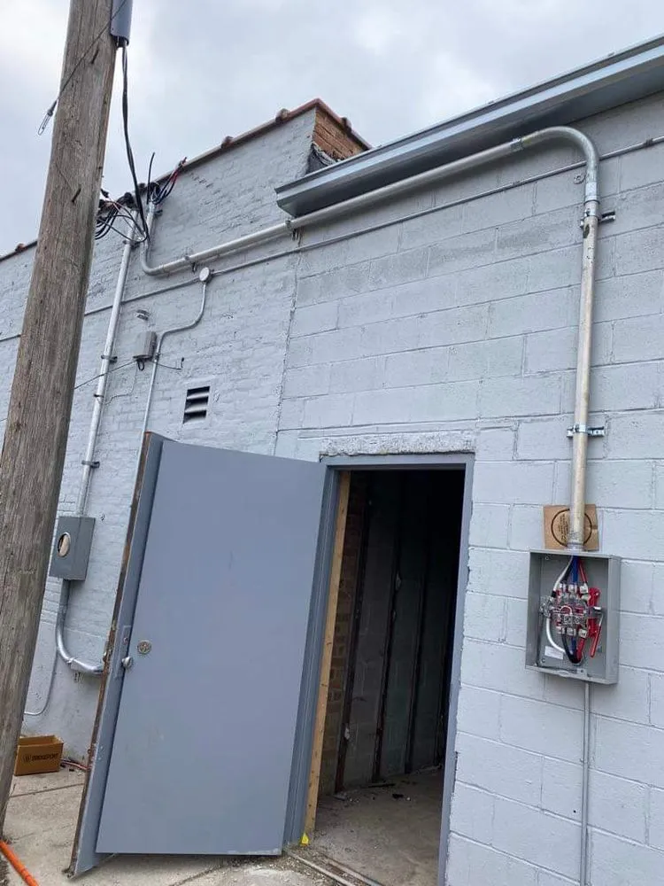 Slide of Flash Electrical Solutions