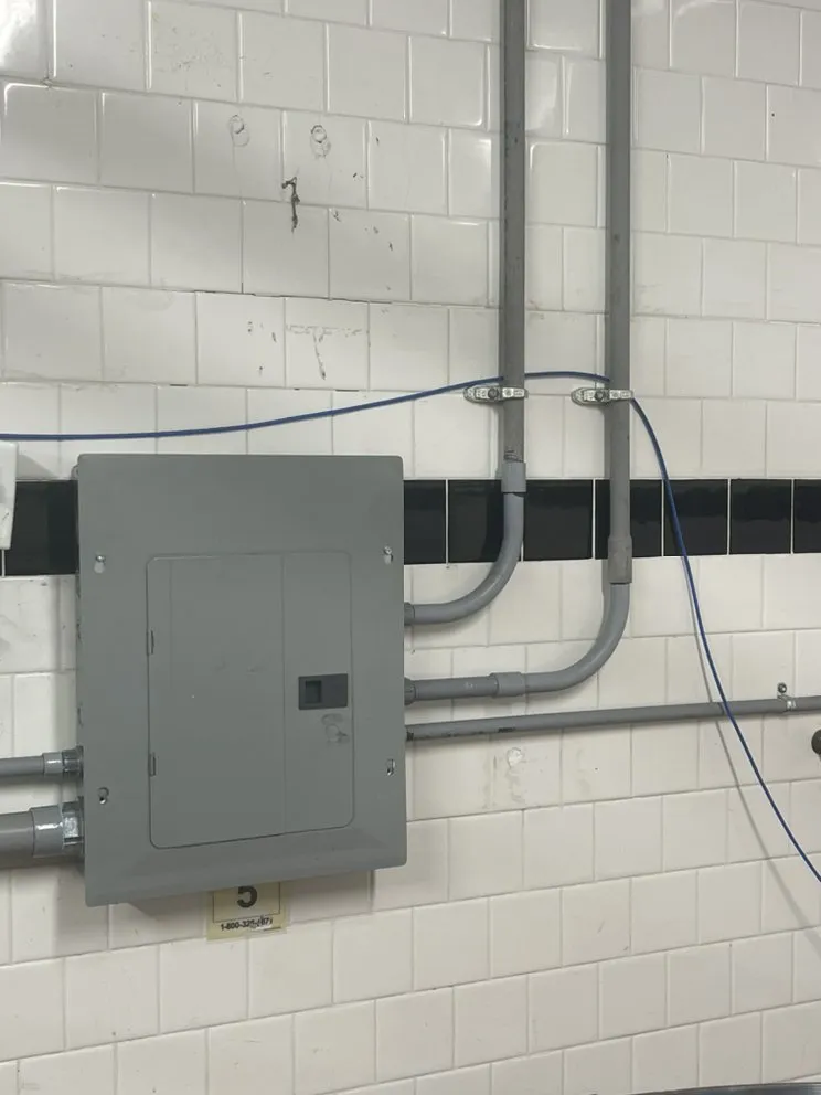 Licensed circuit breaker repair in Winifrede, WV by Flash Electrical