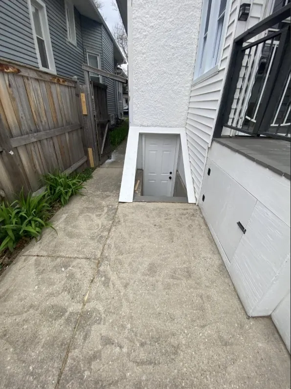 Slide of Flash Handy