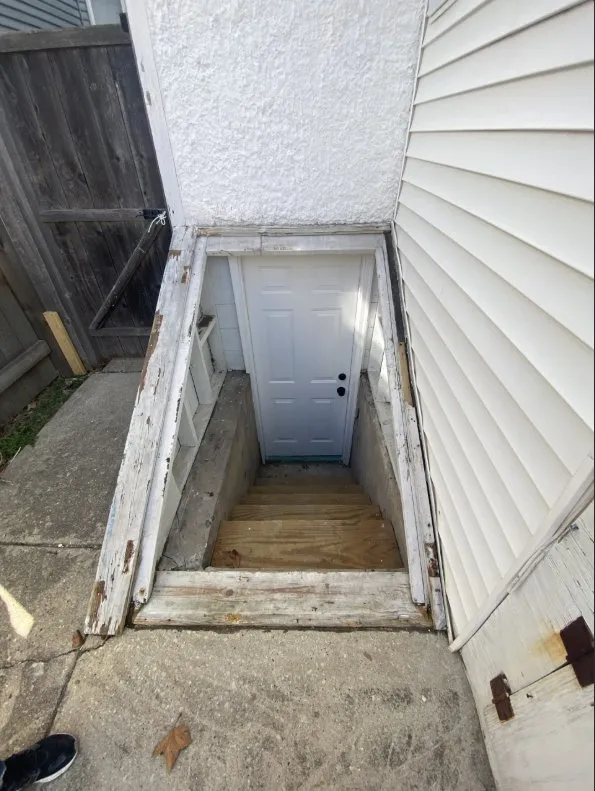 Slide of Flash Handy