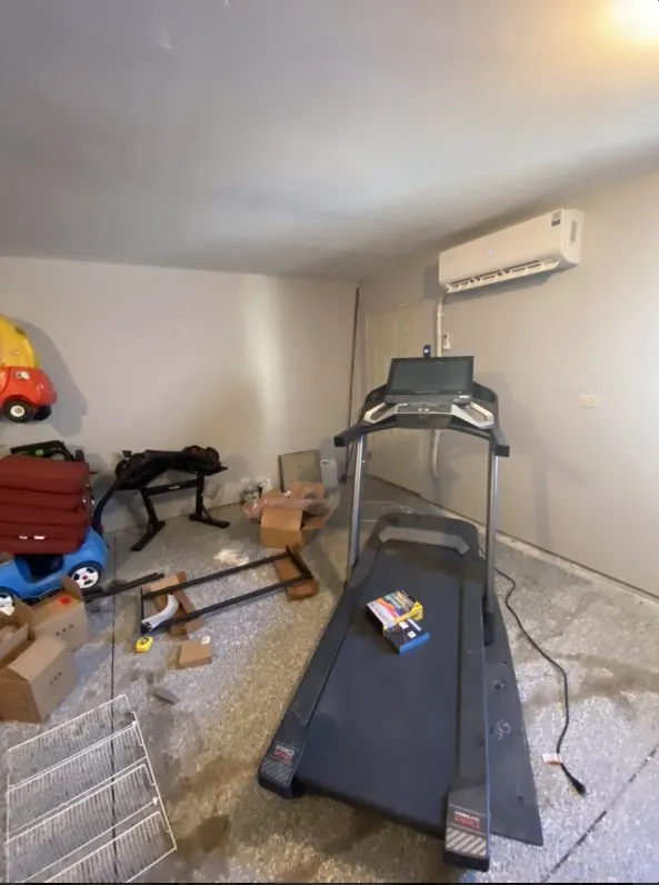 Slide of Flash Handy