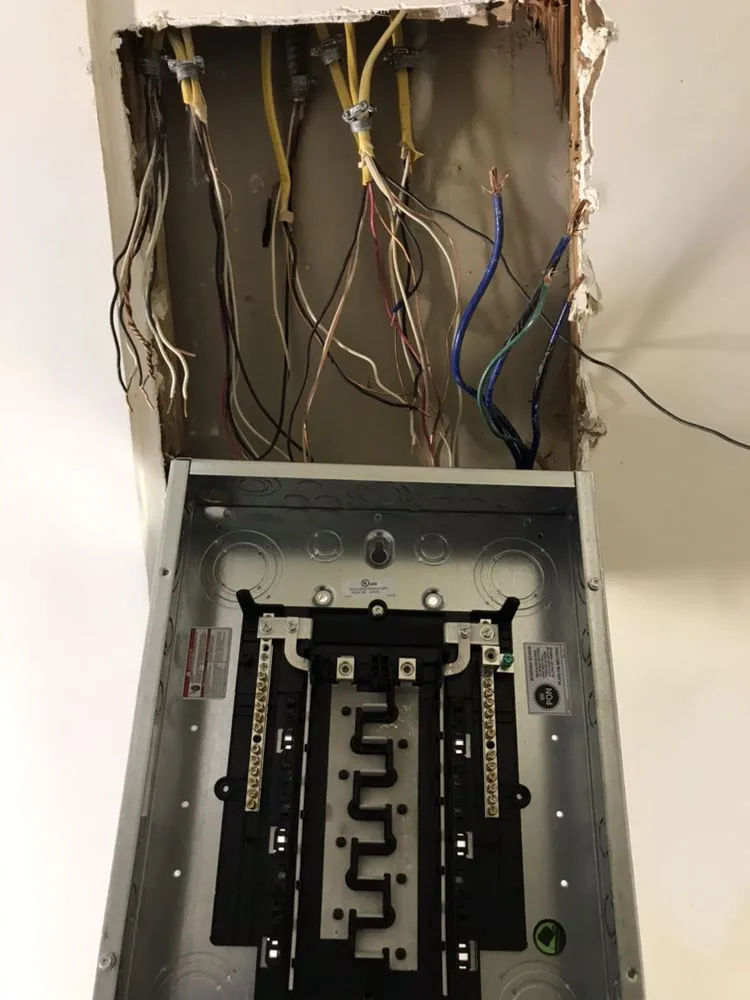 Trusted panel upgrade service in Glendale, NY - Flavio Electrician