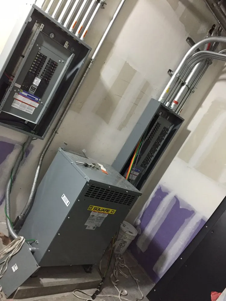 Emergency electrical service for homes in circuit breaker repair,  by 