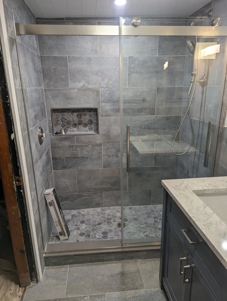 Slide of Flores & Sons