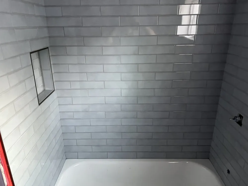 Slide of Flores Construcion