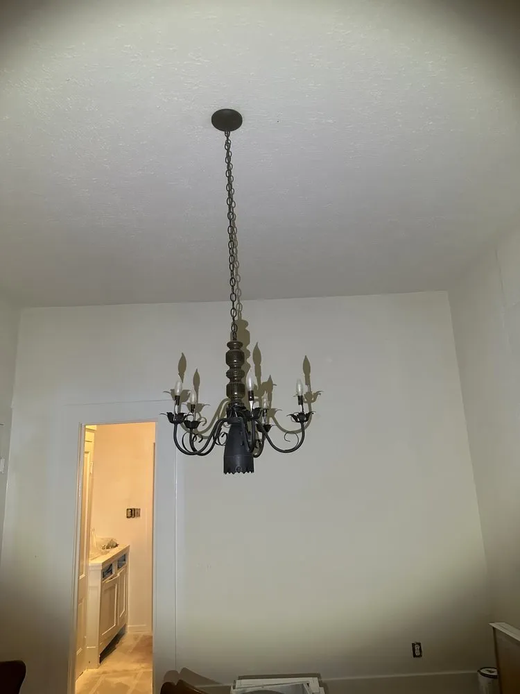 Professional emergency electrical service in , by Flores Construcion