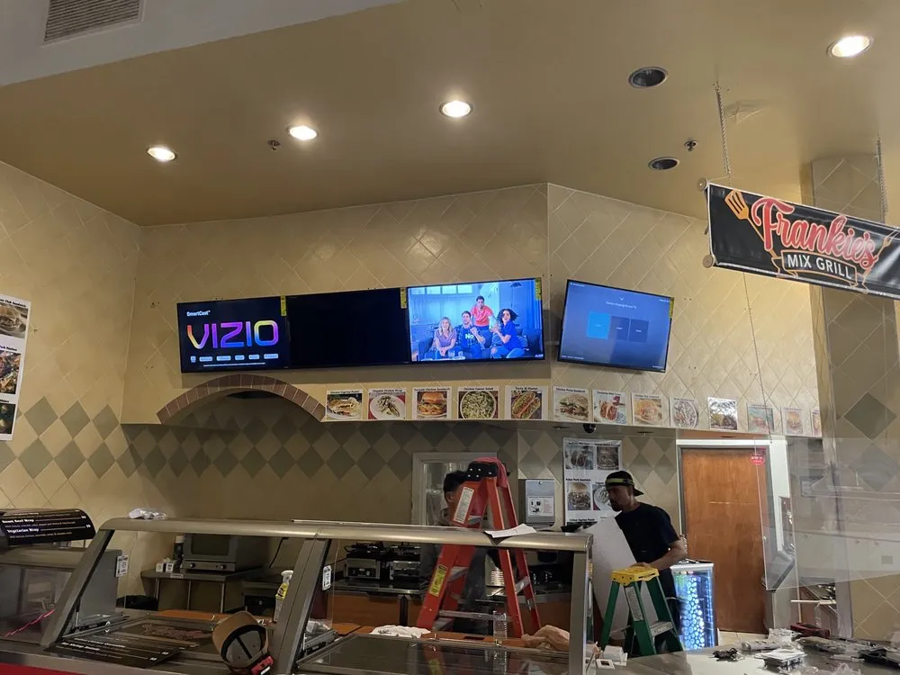 Affordable outlet and switch repair in , by Flores Construcion