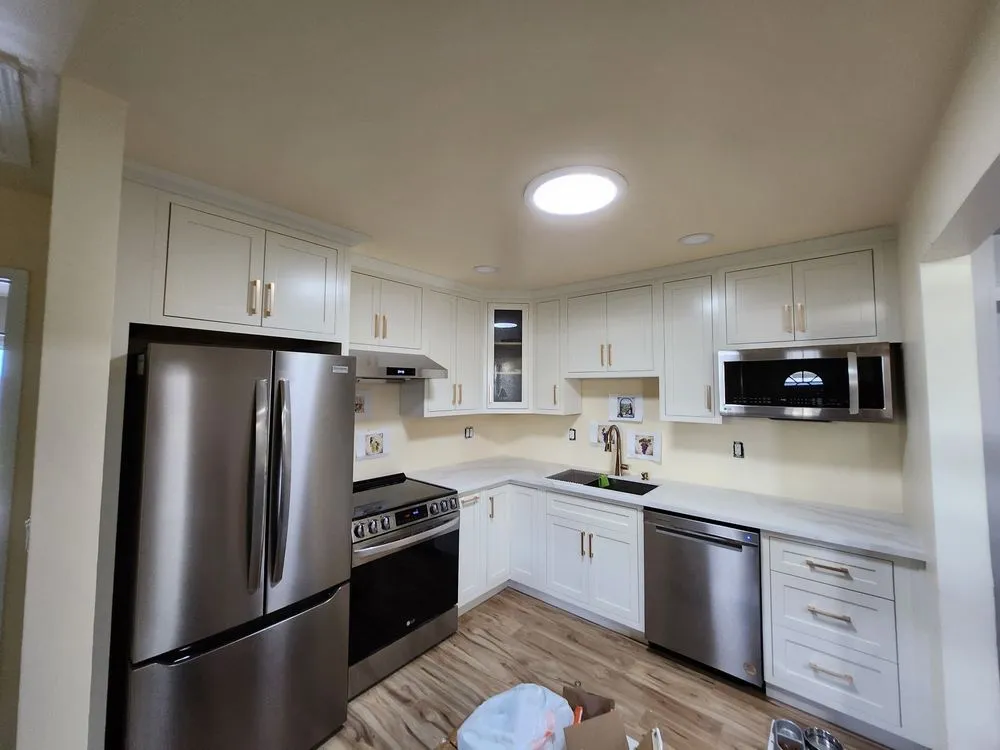 Slide of Flores Construction