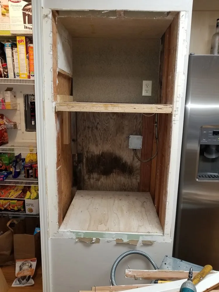 Slide of Flores Construction