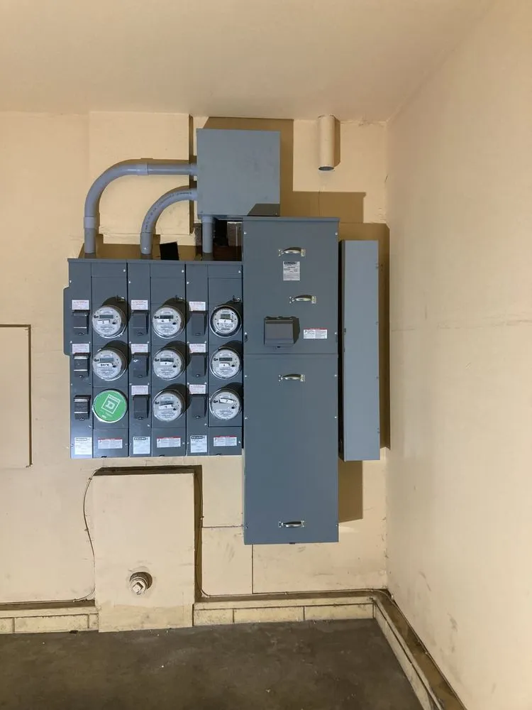 Slide of Flores Electric