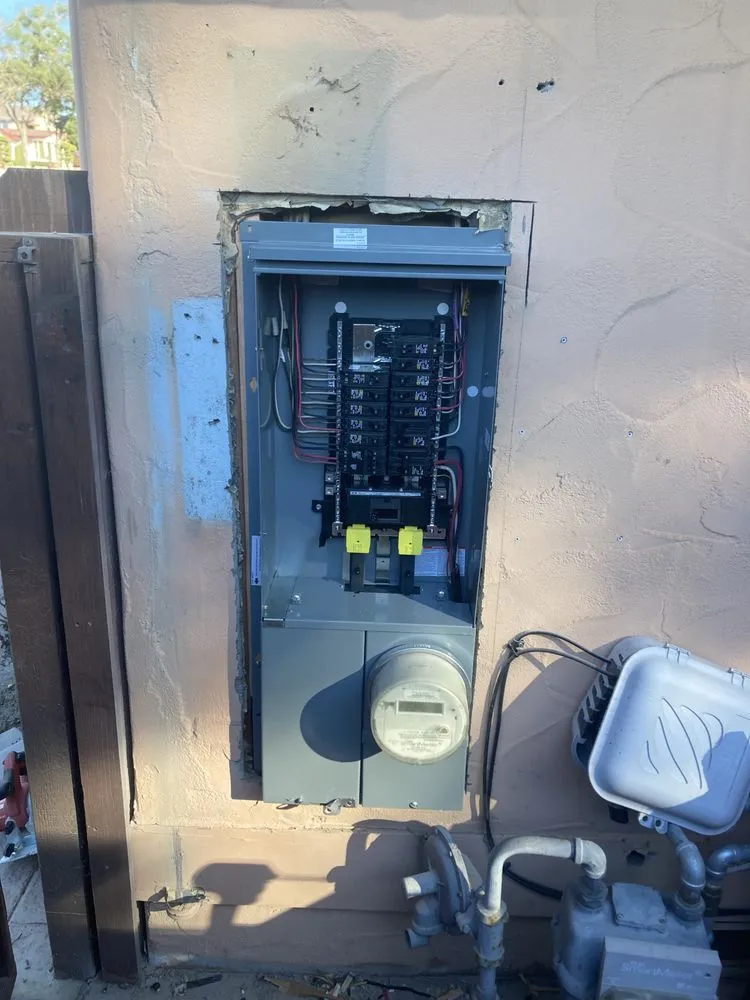 Slide of Flores Electric